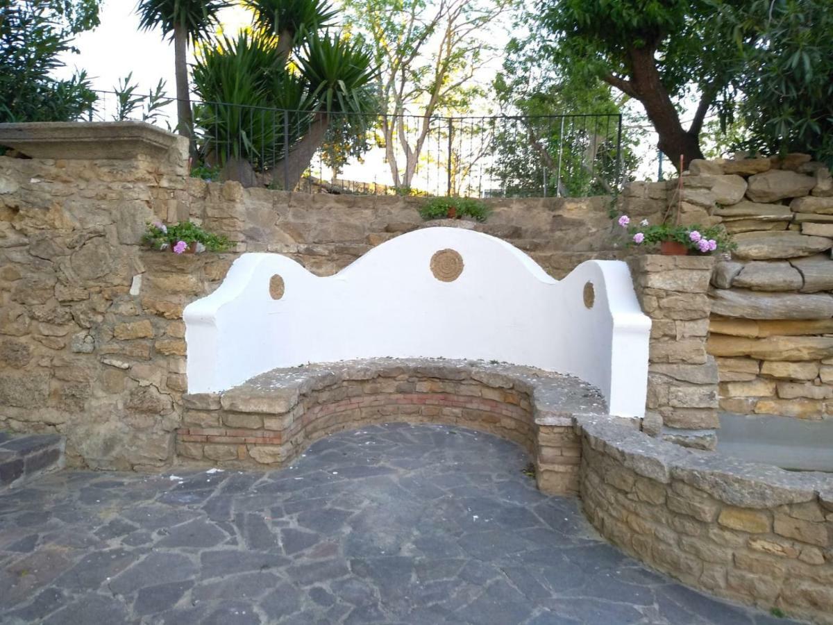 Casale Di Benedetto Hotel Caltagirone Bagian luar foto